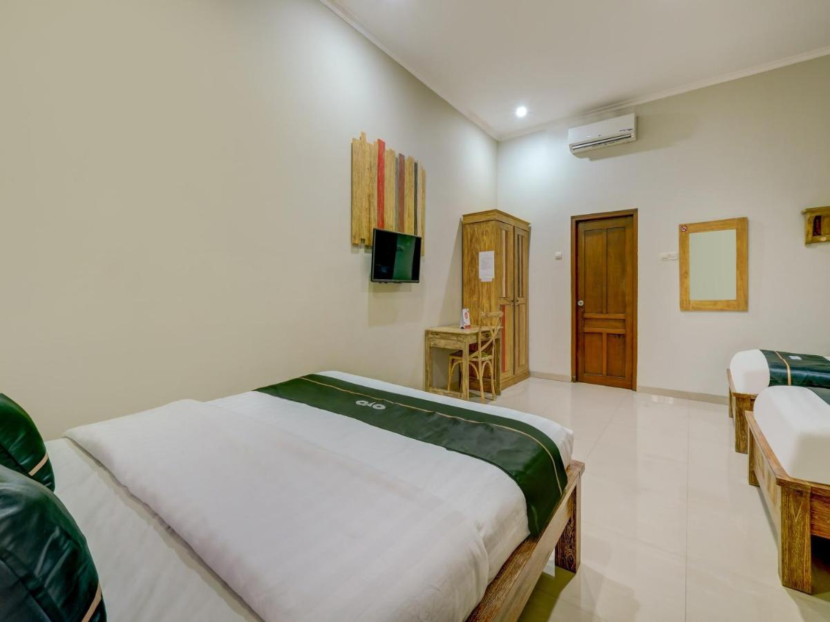 Отель Collection O 3945 Bale Tardian Syariah Melati Экстерьер фото