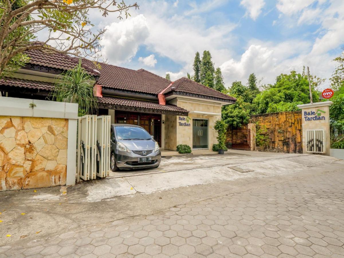 Отель Collection O 3945 Bale Tardian Syariah Melati Экстерьер фото